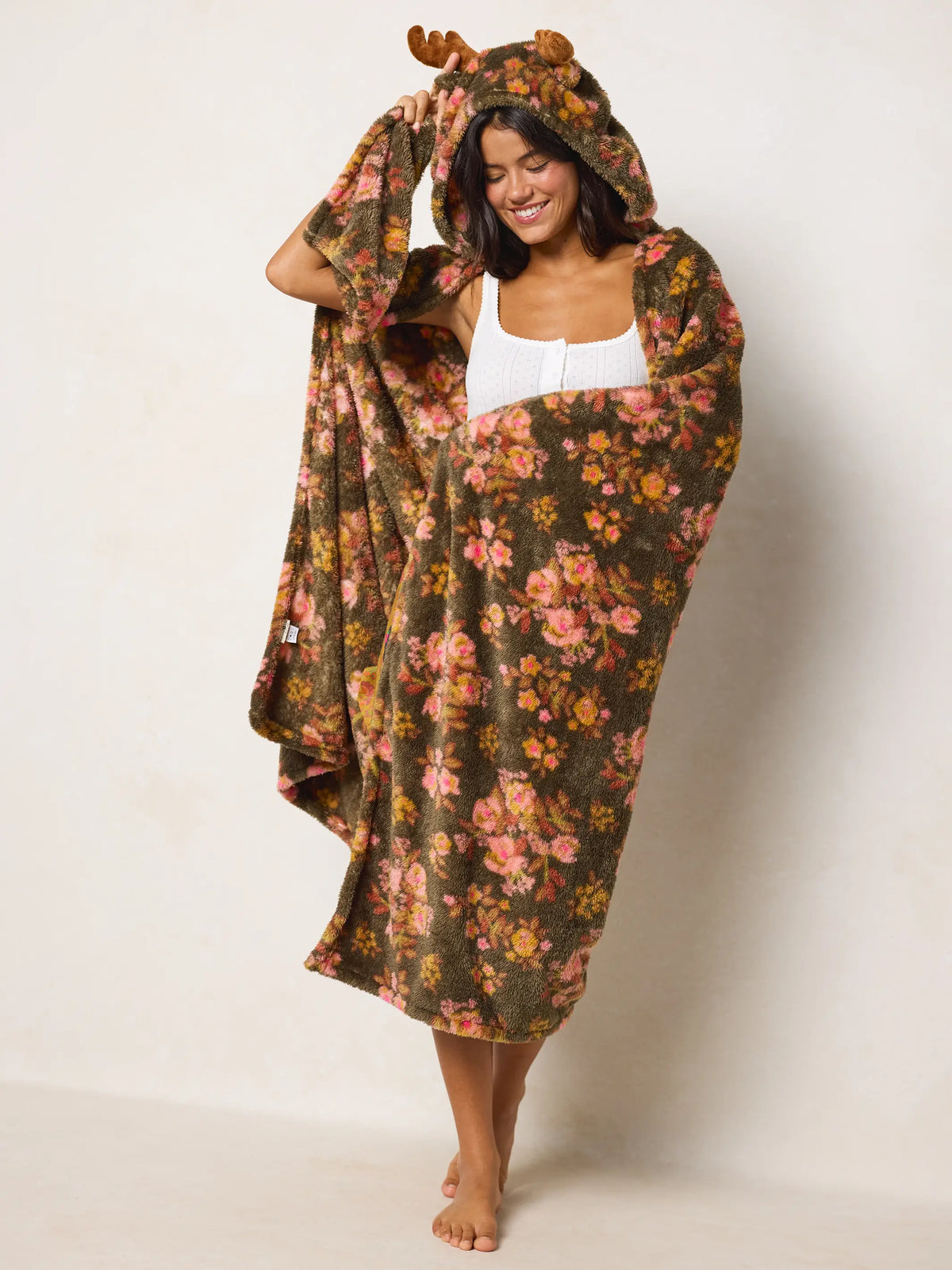 Hooded Sherpa Blanket - Moose