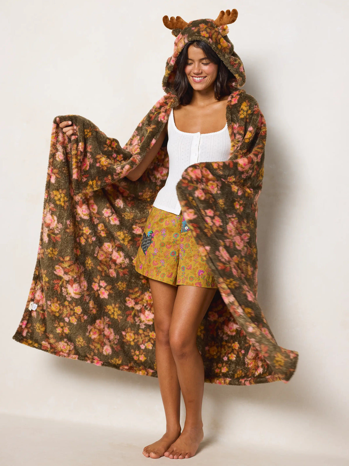 Hooded Sherpa Blanket - Moose