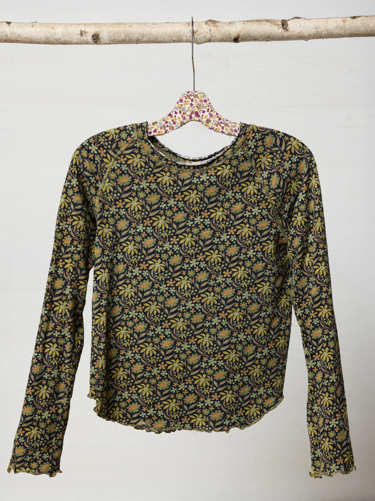 Lily Cotton Long Sleeve Tee Shirt - Tan Daisies Floral