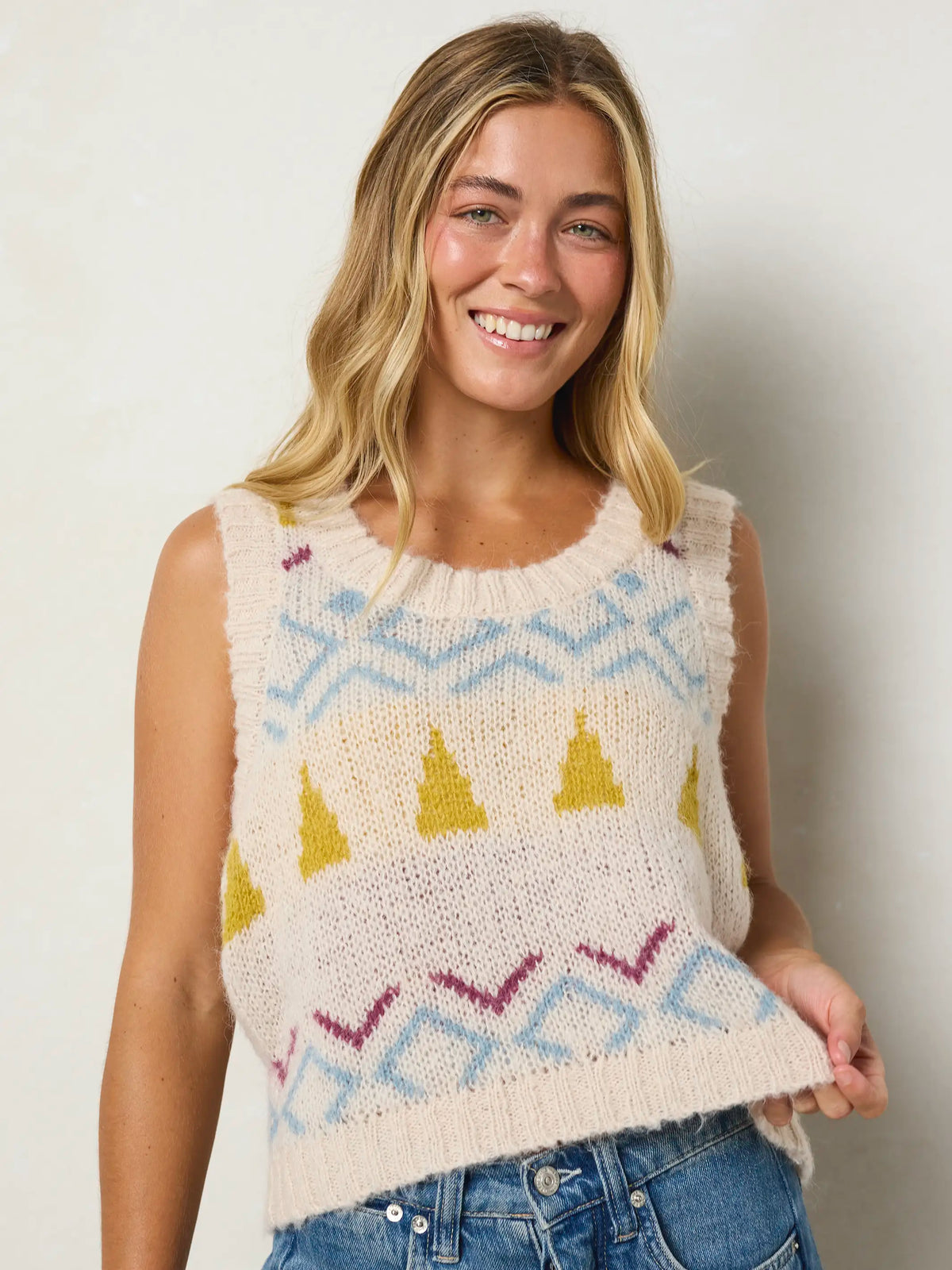 Fuzzy Intarsia Sweater Vest - Ivory