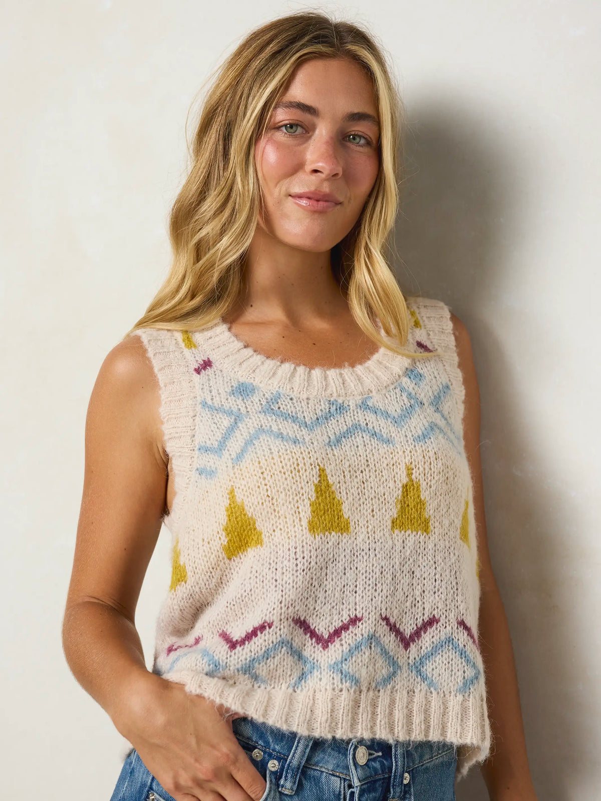 Fuzzy Intarsia Sweater Vest - Ivory