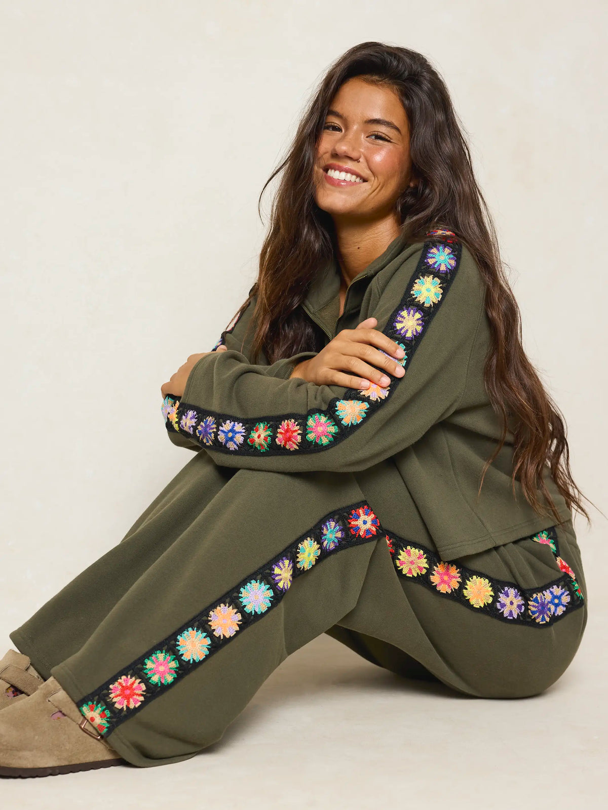 Lyvie Trim Sweatpants - Olive